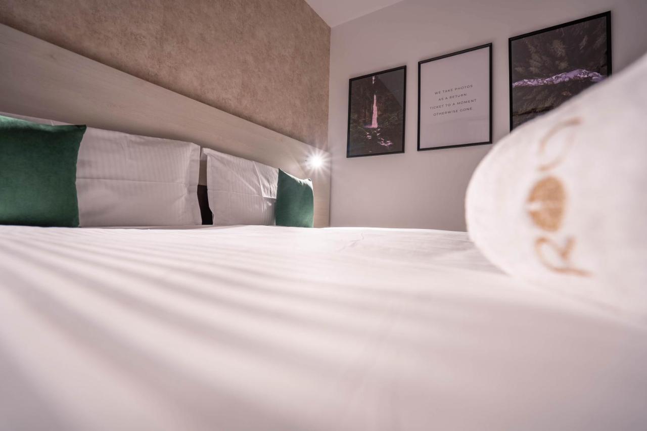 Roots Villa Sequoia Brasov Bagian luar foto